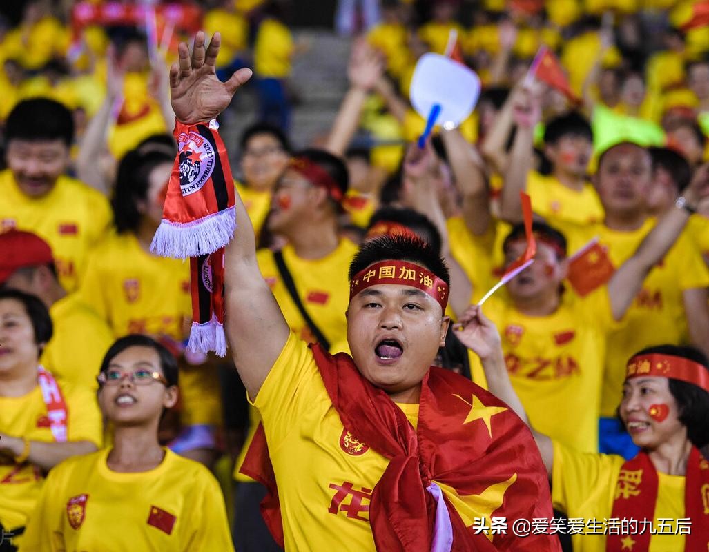 关于中国足球的高中作文800字:就算输掉了全世界,也不能失去心中信念-电子课本网 关于中国足球的高中作文800字:就算输掉了全世界,也不能失去心中信念