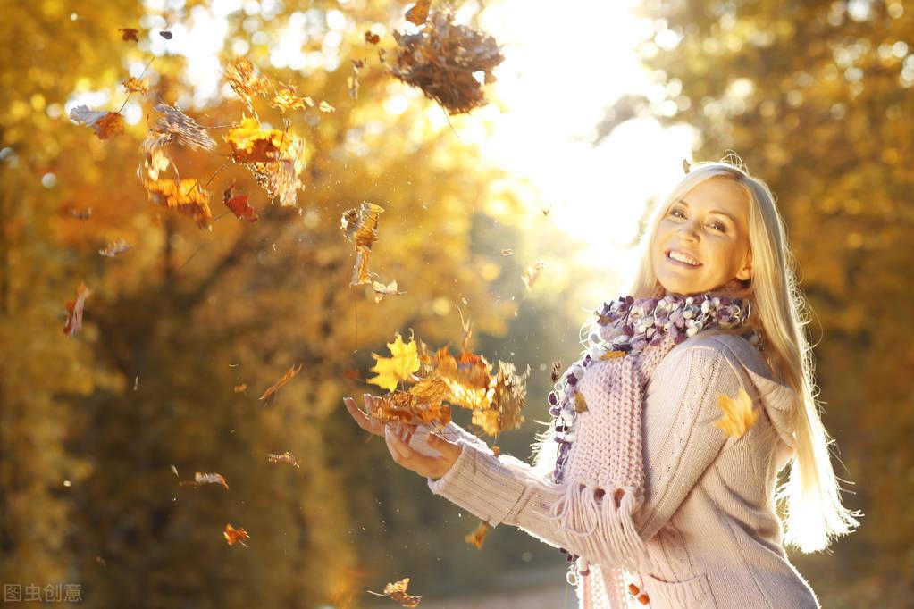 秋的作文汇总5篇(秋天的感觉)-电子课本网 秋的作文汇总5篇(秋天的感觉)