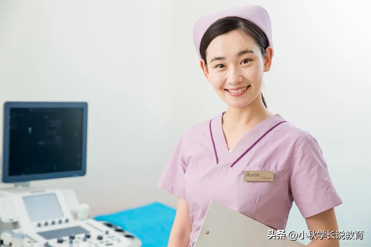 我心目中的英雄作文3篇(我心目中的英雄,白衣天使)-电子课本网 我心目中的英雄作文3篇(我心目中的英雄,白衣天使)